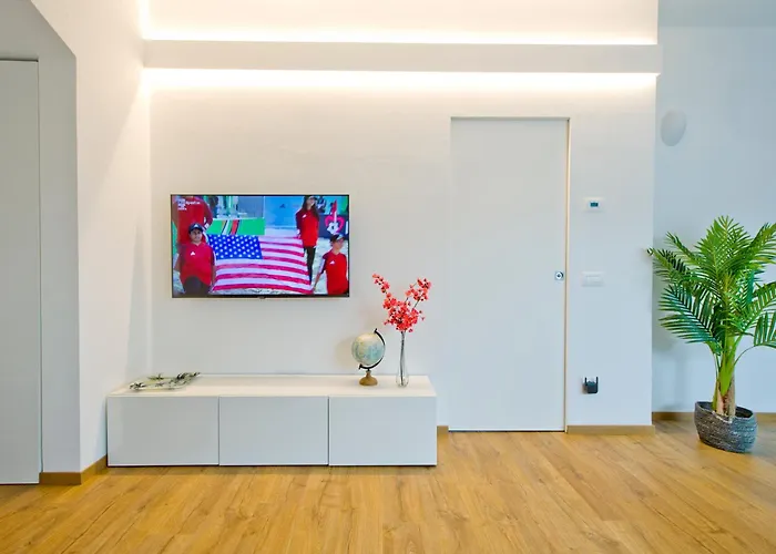 Sky View Apartment